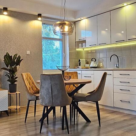 Apartament W Centrum Z Widokiem Na Jeziorko Kętrzyn Buitenkant foto