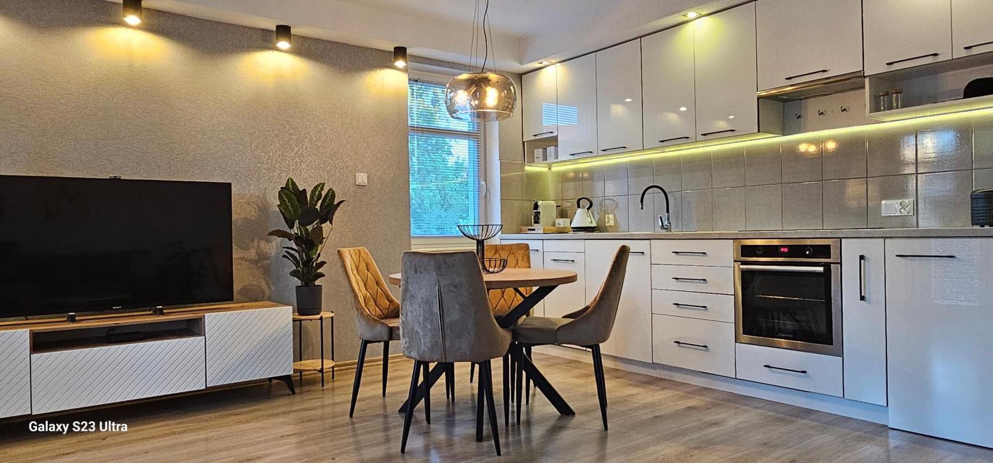 Apartament W Centrum Z Widokiem Na Jeziorko Kętrzyn Buitenkant foto