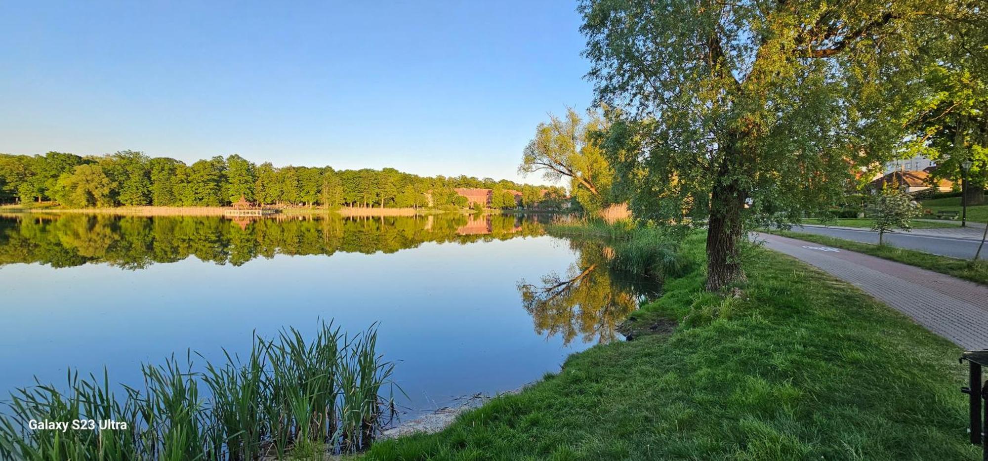 Apartament W Centrum Z Widokiem Na Jeziorko Kętrzyn Buitenkant foto