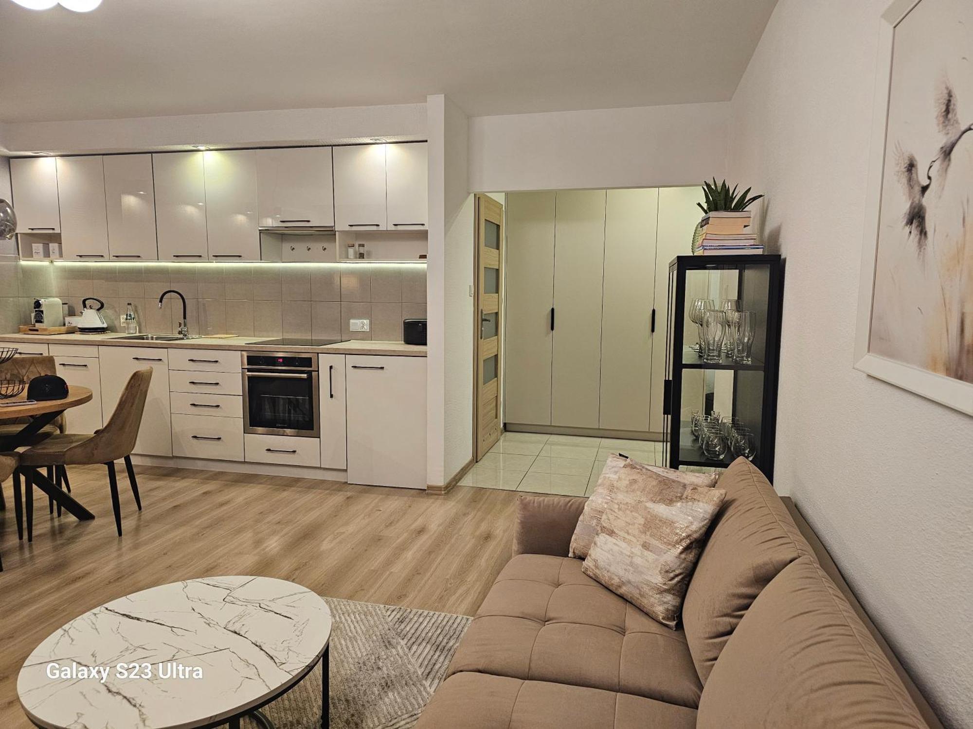 Apartament W Centrum Z Widokiem Na Jeziorko Kętrzyn Buitenkant foto