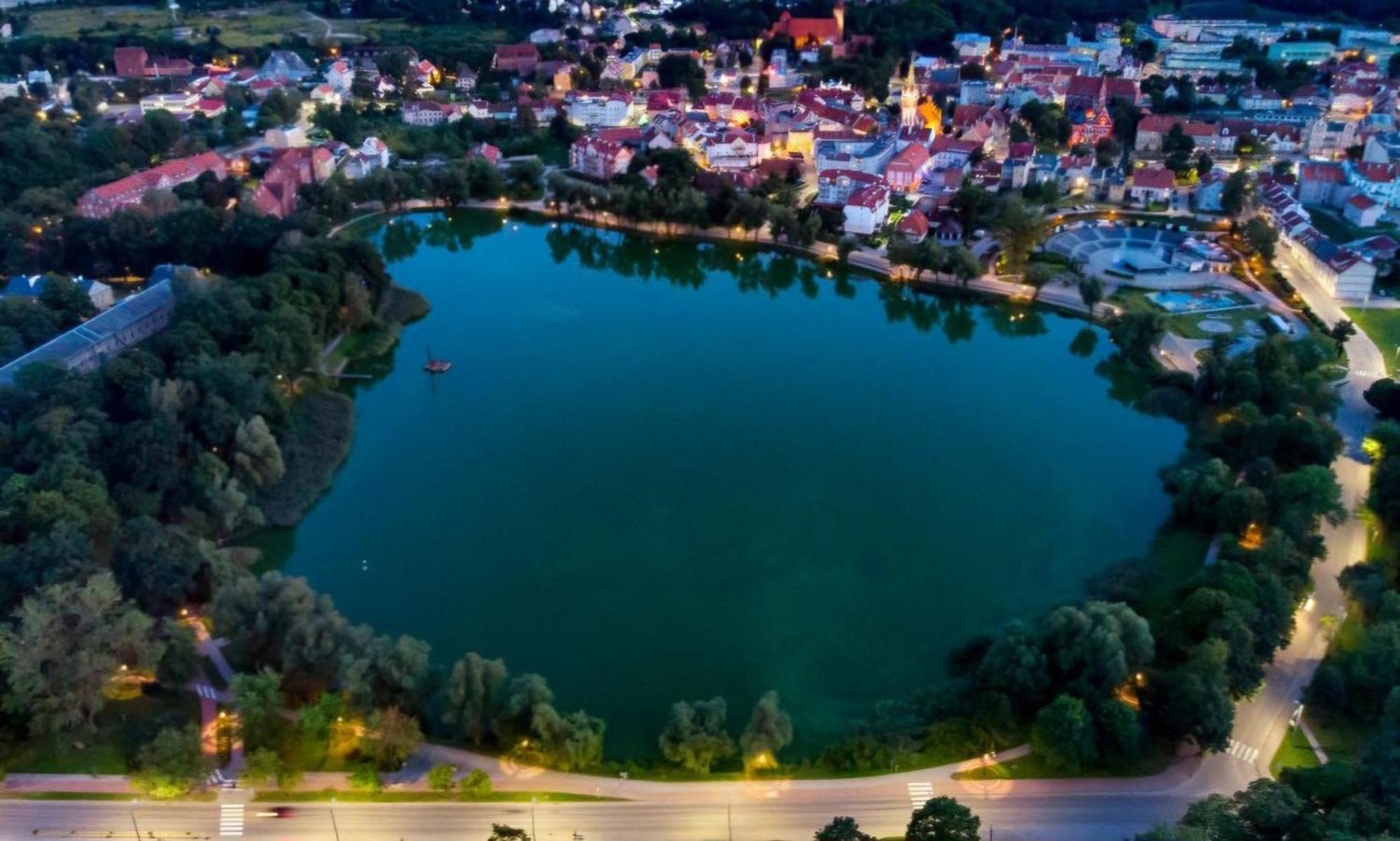 Apartament W Centrum Z Widokiem Na Jeziorko Kętrzyn Buitenkant foto